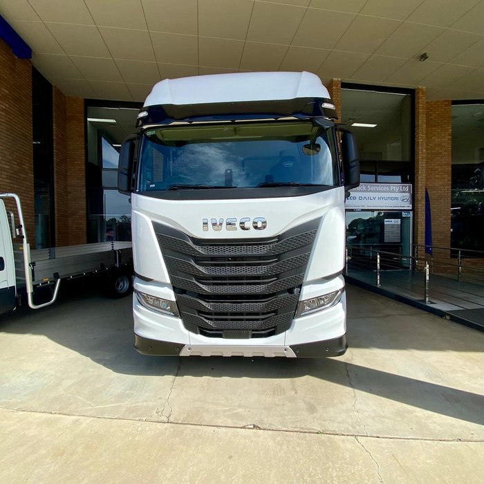 2024 Iveco S-Way AS700
