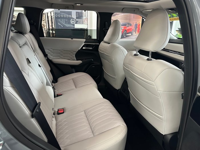 2026 Mitsubishi Outlander Exceed