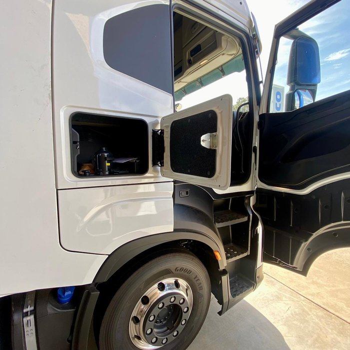 2024 Iveco S-Way AS700