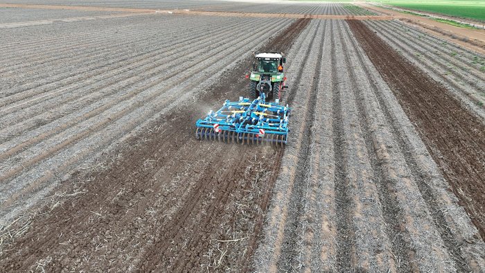0 Farmet Triton 450Ps Combined Disc & Tyne Cultivator W Rear Roller BLUE