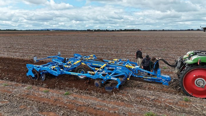 0 FARMET TRITON 450PS COMBINED DISC & TYNE CULTIVATOR W REAR ROLLER BLUE