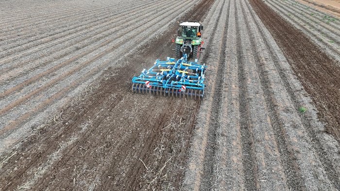 0 Farmet Triton 450Ps Combined Disc & Tyne Cultivator W Rear Roller BLUE