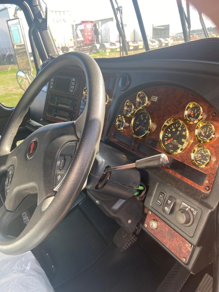 2018 Kenworth T659 White