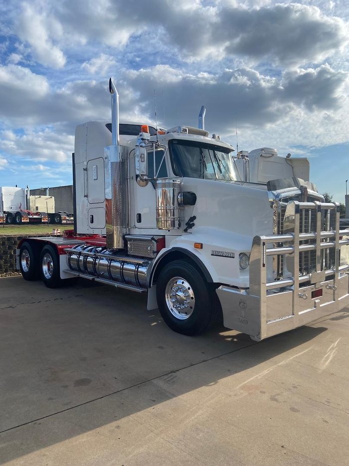 2018 Kenworth T659 White