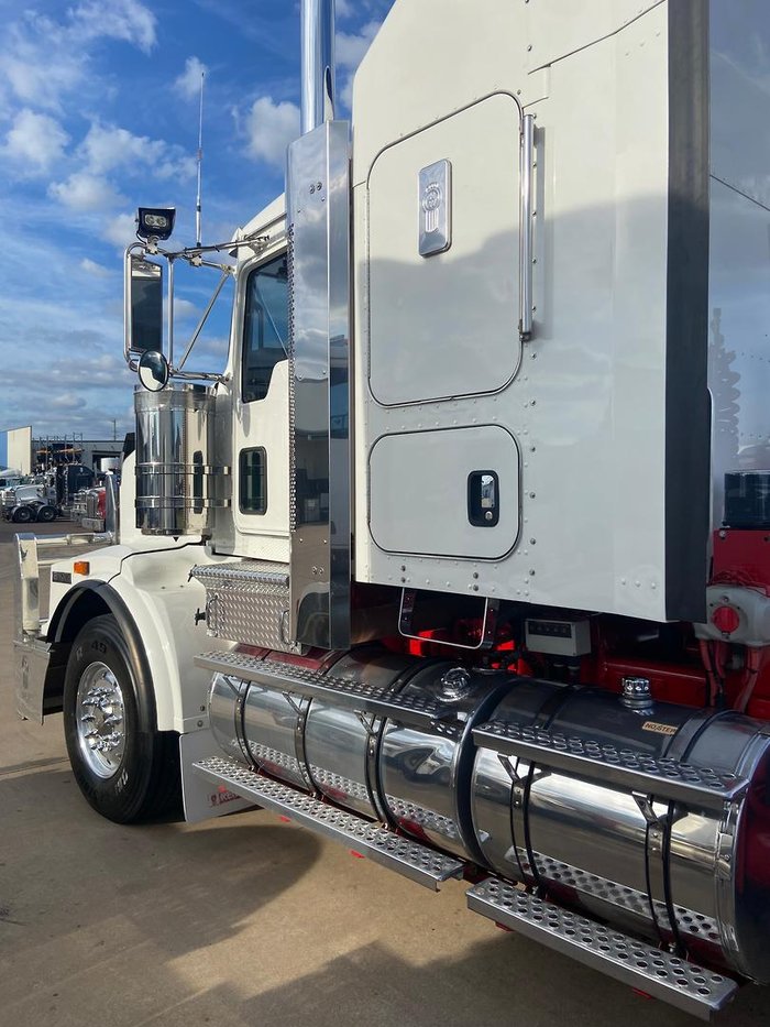 2018 Kenworth T659 White
