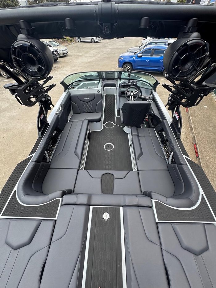 2026 MasterCraft XT22 T