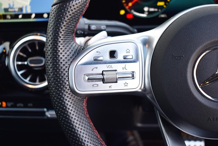 2023 Mercedes-Benz GLB-Class GLB200