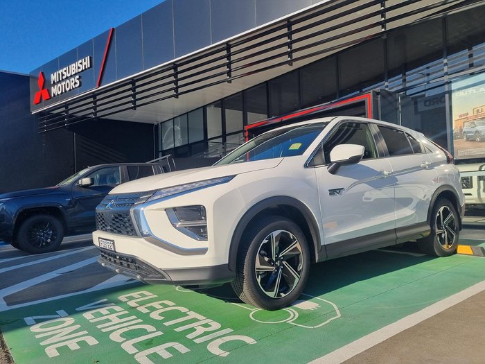 2024 Mitsubishi Eclipse Cross PHEV ES