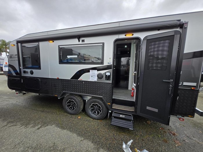 2024 Millard Mflow 19’6 Rear Door