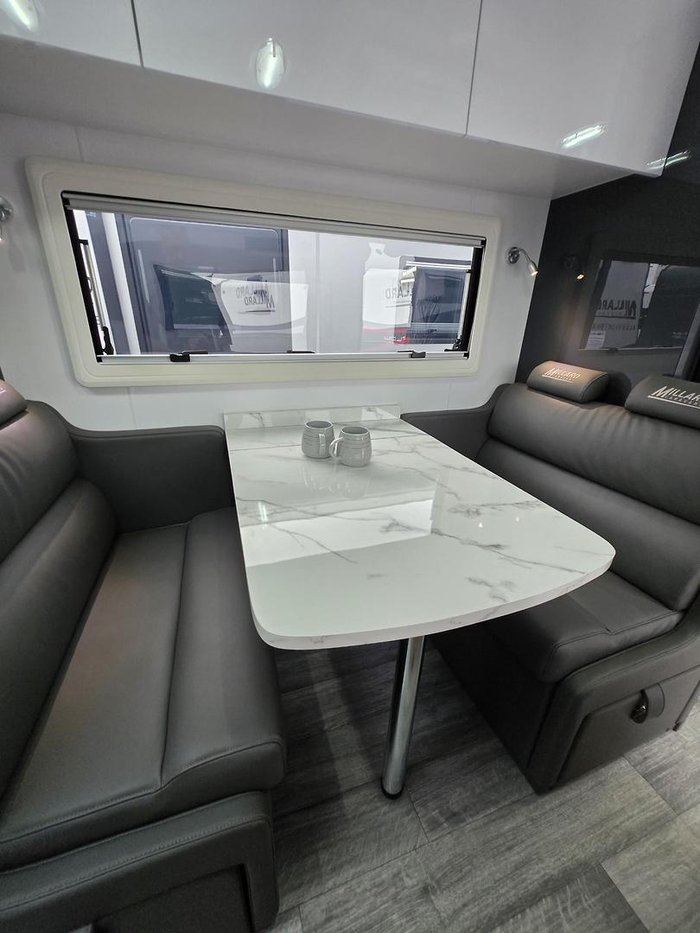 2024 Millard Mflow 19’6 Rear Door