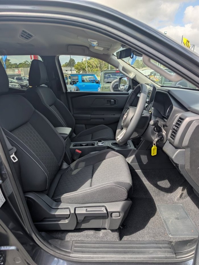 2025 NISSAN NAVARA ST