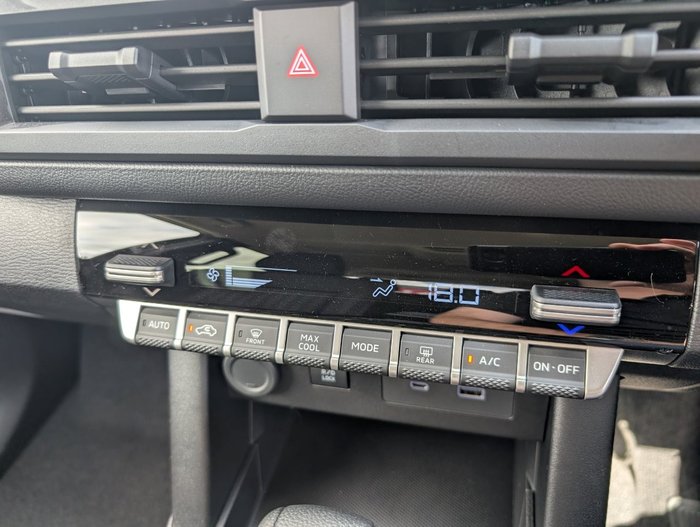 2025 NISSAN NAVARA ST