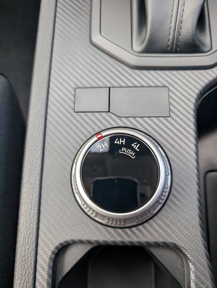 2025 NISSAN NAVARA ST