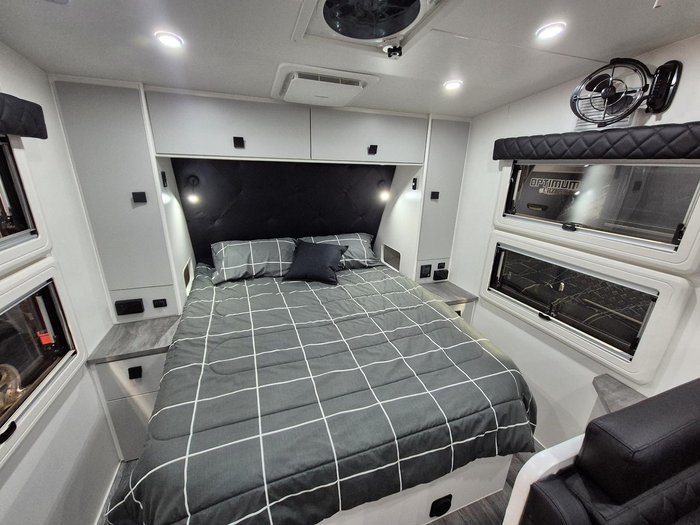 2023 Masterpiece Optimum CRZR 236 Bunk