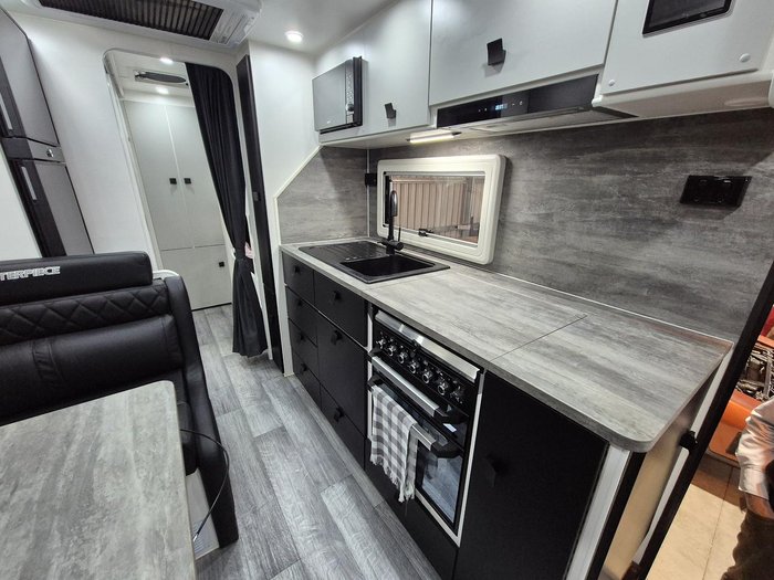 2023 Masterpiece Optimum CRZR 236 Bunk