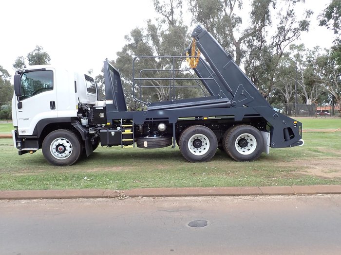 2025 Isuzu Fvz 260-300 White