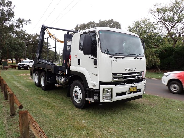 2025 Isuzu Fvz 260-300 White