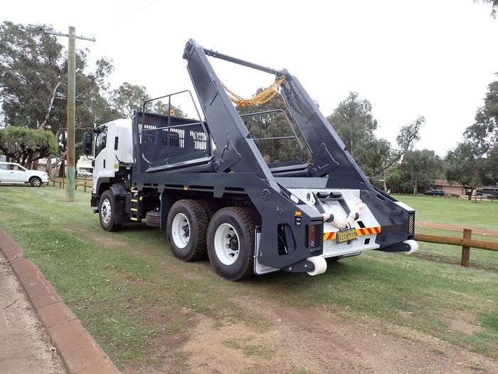 2025 Isuzu Fvz 260-300 White
