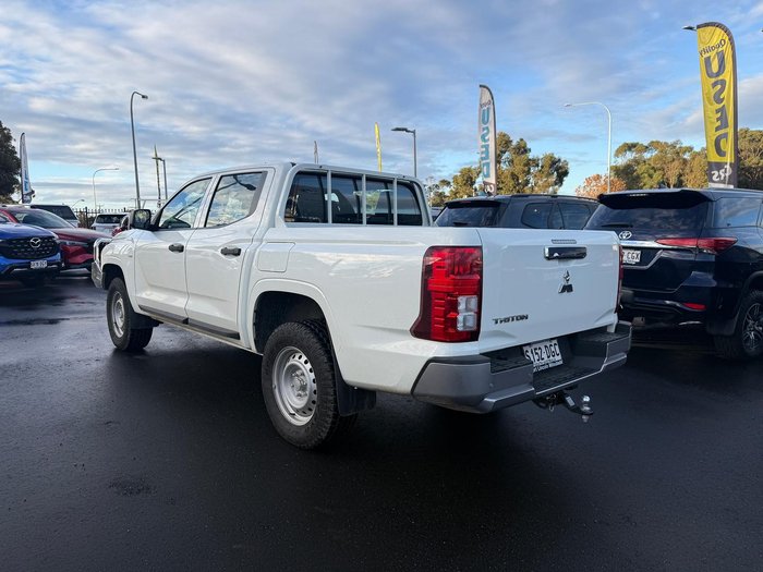 2024 Mitsubishi Triton GLX