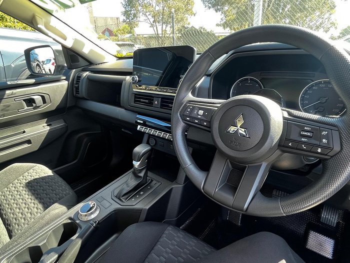 2024 Mitsubishi Triton GLX