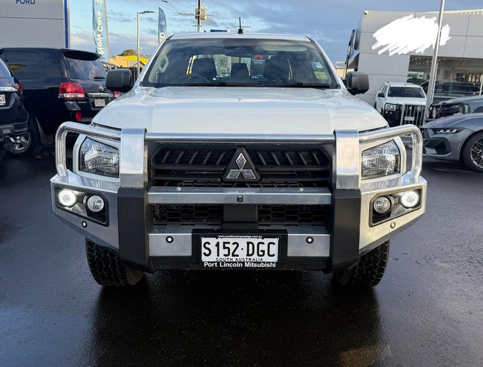 2024 Mitsubishi Triton GLX