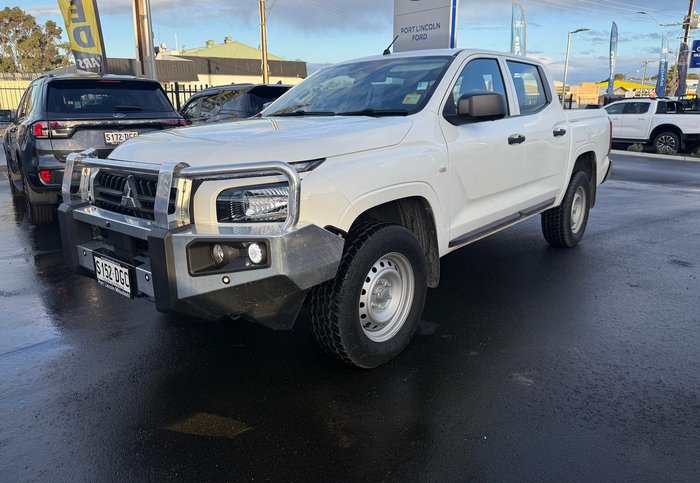 2024 Mitsubishi Triton GLX