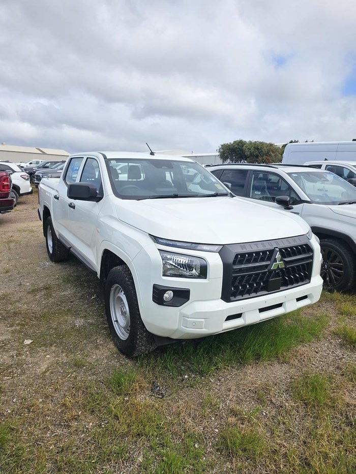 2024 Mitsubishi Triton GLX