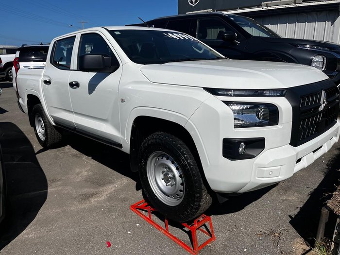2024 Mitsubishi Triton GLX