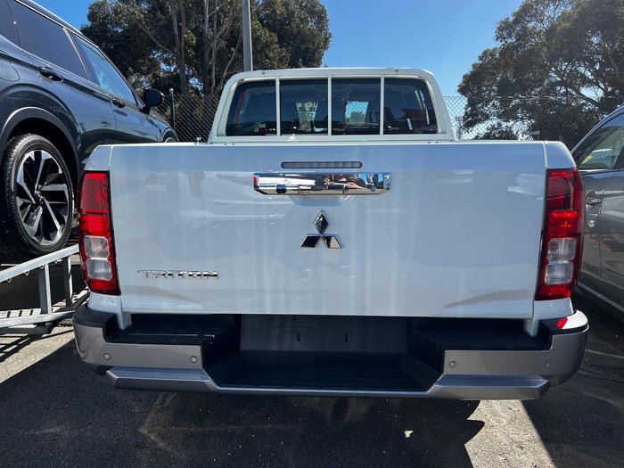 2024 Mitsubishi Triton GLX