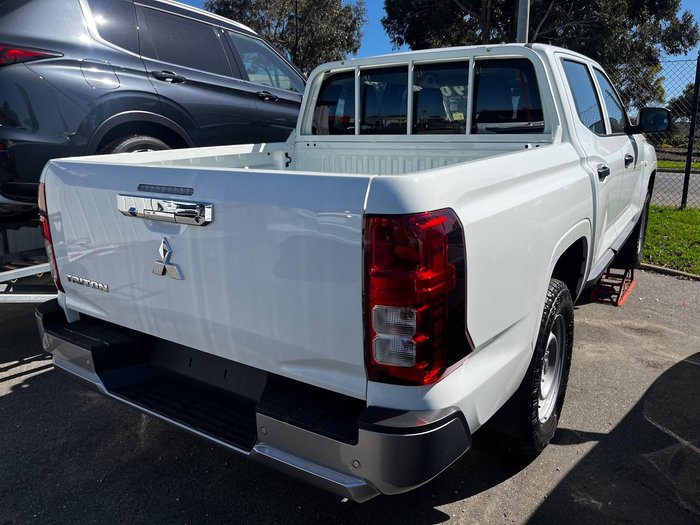 2024 Mitsubishi Triton GLX