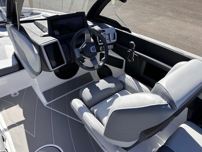 2024 Malibu Wakesetter 20 VTX
