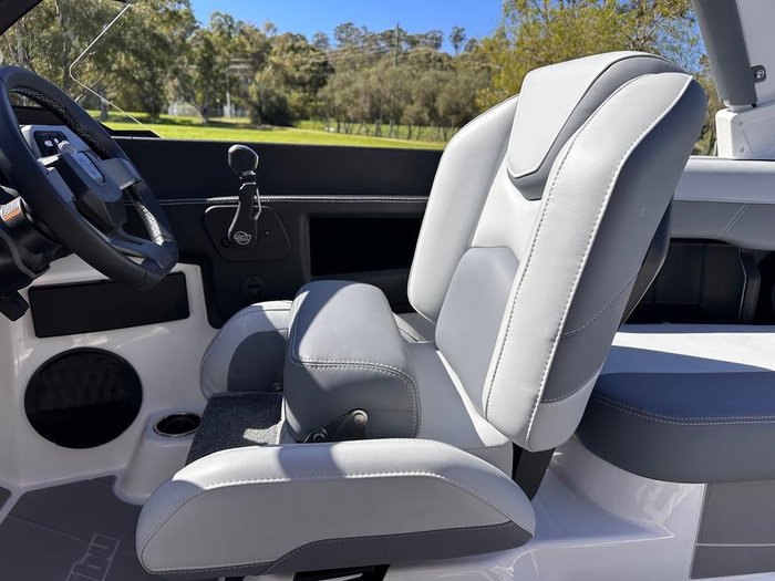 2024 Malibu Wakesetter 20 VTX