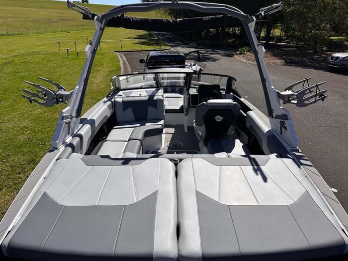 2024 Malibu Wakesetter 20 VTX