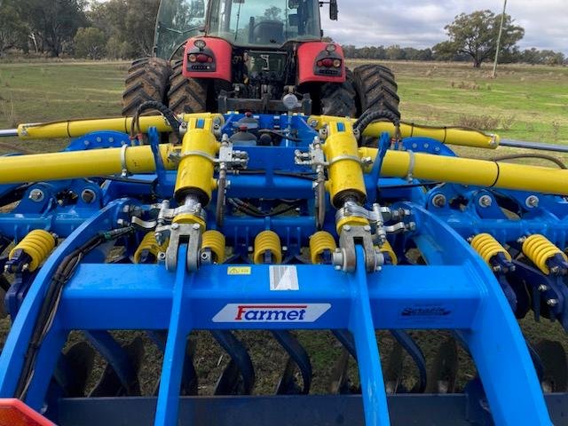 2021 Farmet Diskomat 8Ps Heavy Duty Trailing Folding Speed Disc Used BLUE