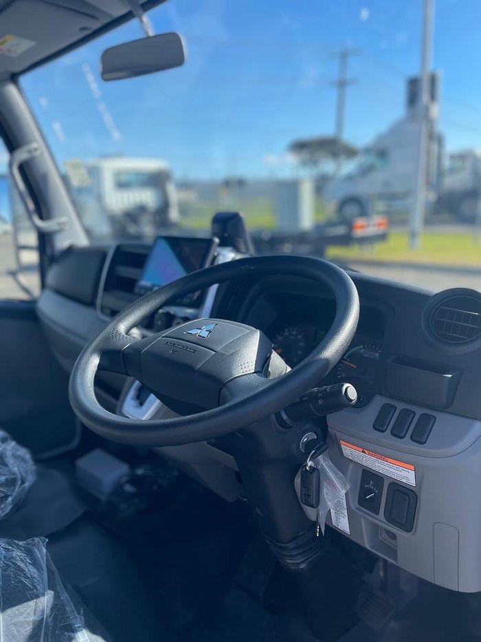 2025 Fuso Canter 515 White