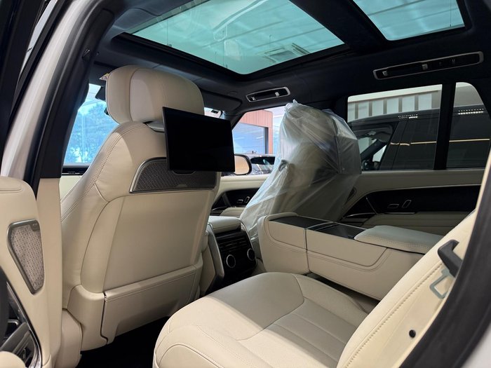 2024 Land Rover Range Rover D350 Autobiography L460 MY24 AWD Ostuni Pearl White