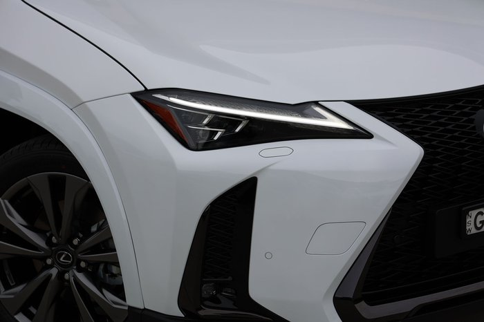 2026 Lexus UX300h UX300h F Sport AWD 2.0L Hybrid Auto E-CVT SUV B402430 002