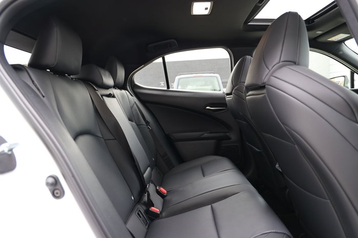 2026 Lexus UX300h UX300h F Sport AWD 2.0L Hybrid Auto E-CVT SUV B402430 002