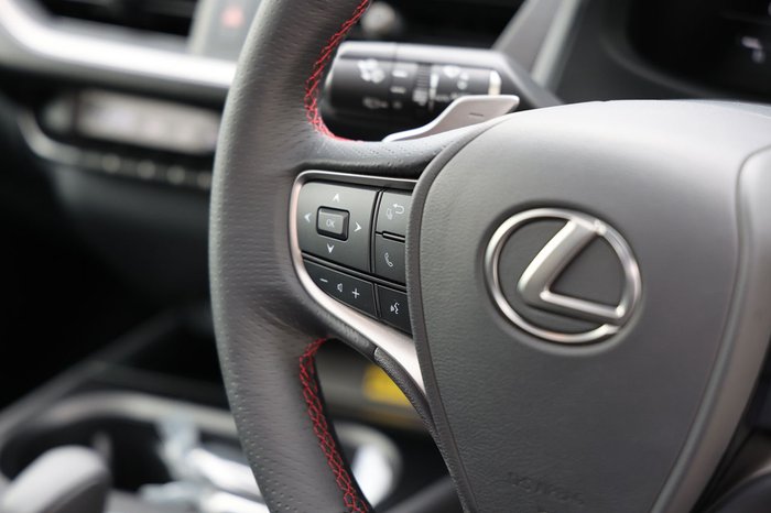 2026 Lexus UX300h UX300h F Sport AWD 2.0L Hybrid Auto E-CVT SUV B402430 002