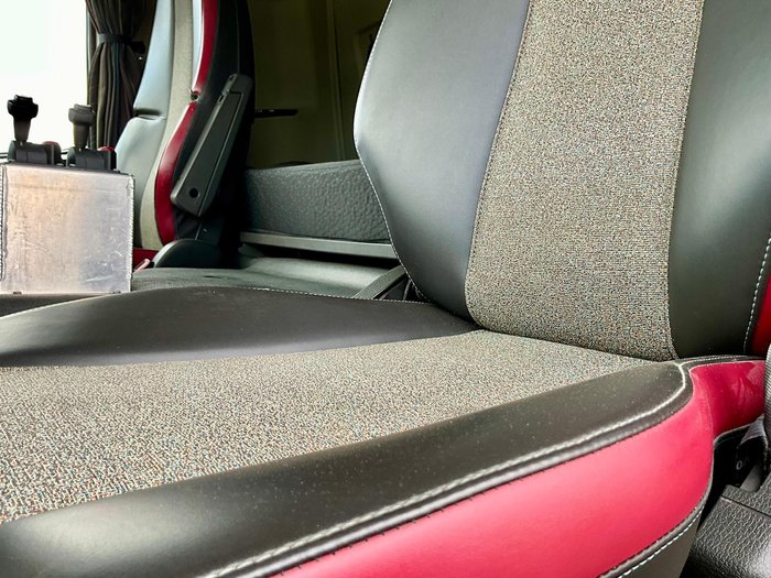 2018 Volvo Fm 450 Low Klm 397000 Klm Hist Hyd Rwc $150000+Gst FM450 SLEEPER WHITE