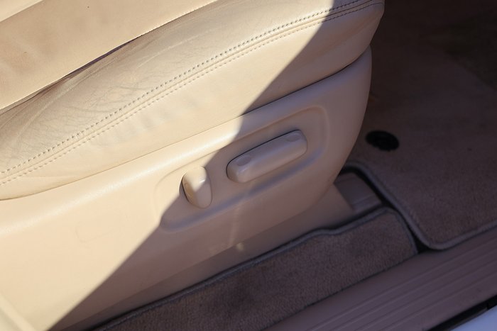 2014 Toyota Tarago Ultima
