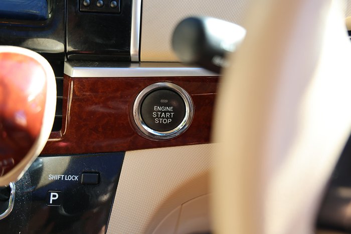 2014 Toyota Tarago Ultima