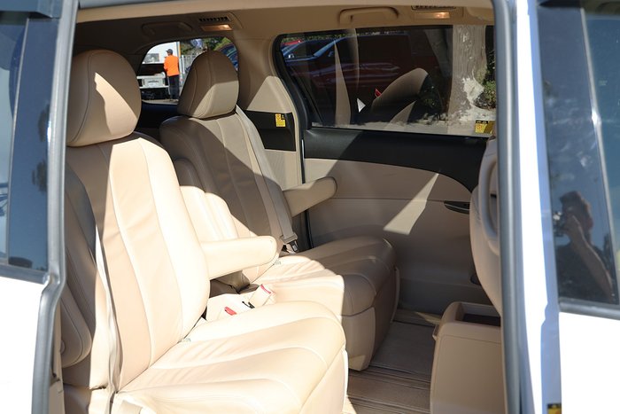 2014 Toyota Tarago Ultima