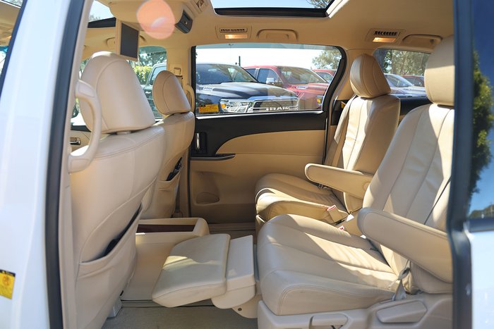 2014 Toyota Tarago Ultima