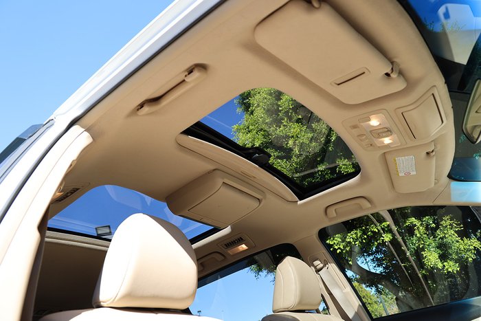 2014 Toyota Tarago Ultima