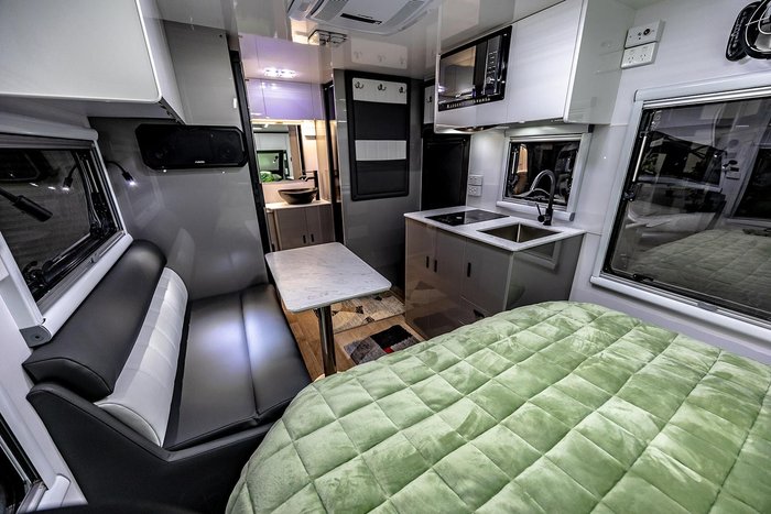 2024 Legend Trackline 15' Off-Road - $104 990 Special Offer $99 990