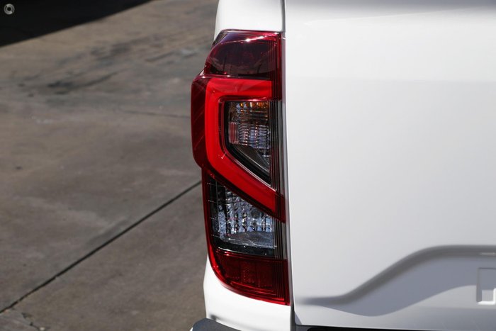 2024 Nissan Navara ST