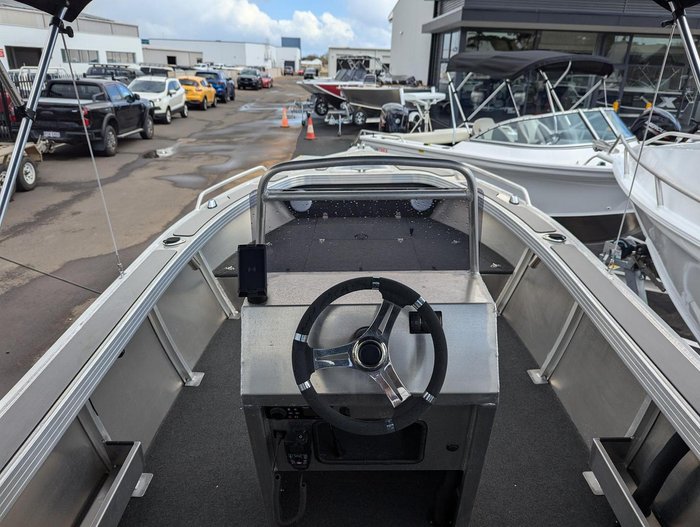 2023 QUINTREX 570 Renegade CC