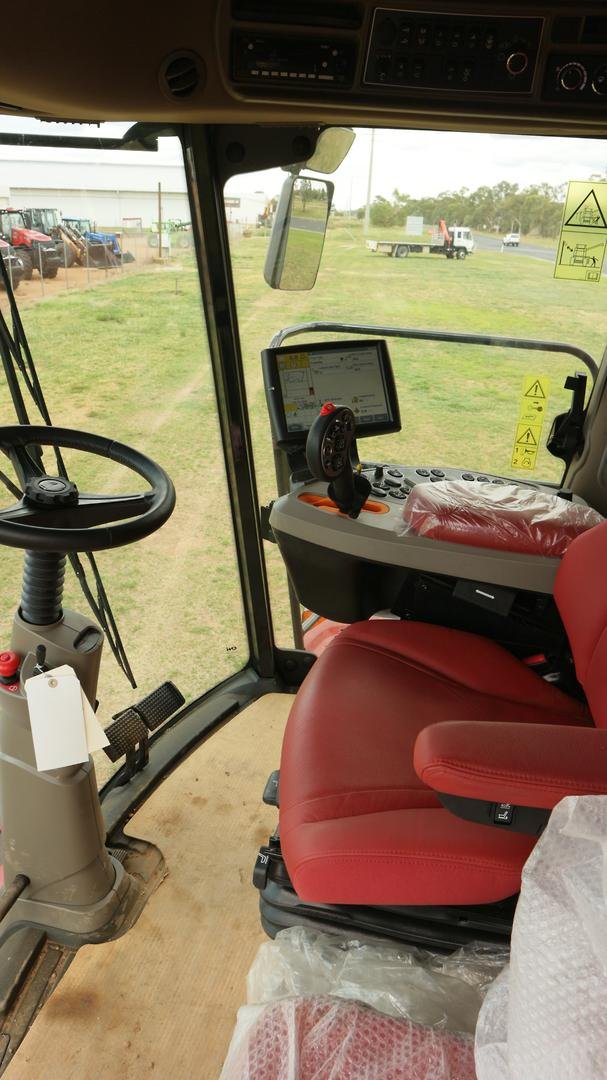 0 CASE IH 8250 Combine RED