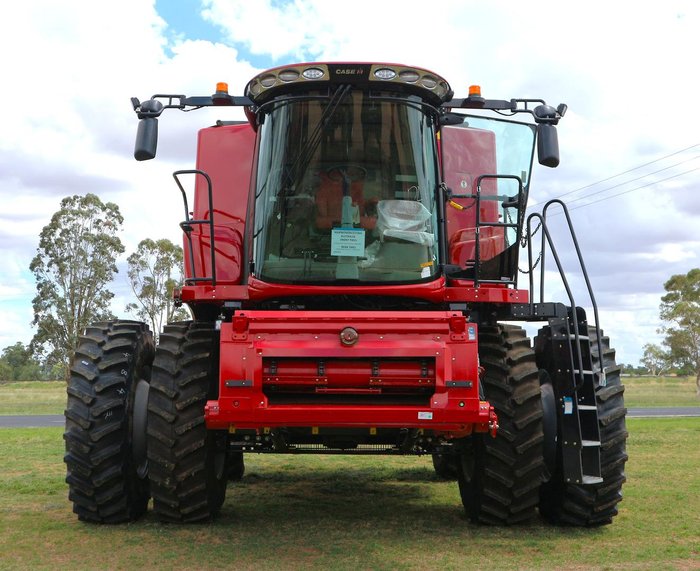 0 CASE IH 8250 Combine RED
